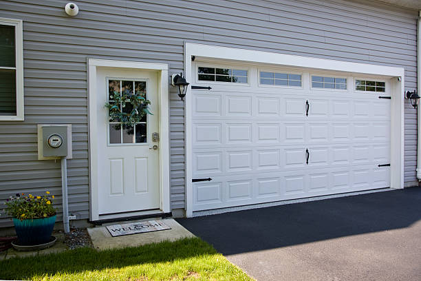 24/7 Emergency Garage Door Panel Replacement experts in Bedford, OH